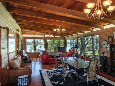 Riverside Holiday Retreat Yamba - Accommodation Batemans Bay 2