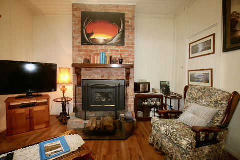 Tenterfield Luxury Historic Cottage - Accommodation Batemans Bay 2