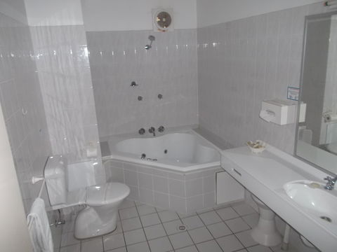 Ulladulla Harbour Motel,  Another Sinclair's Property - Accommodation Batemans Bay 1