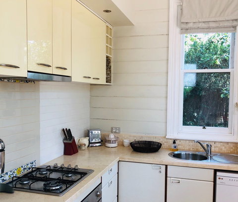 1880s Kananook Heritage House - Accommodation Batemans Bay 2