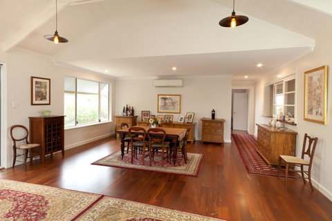 Great Southern Outback Tours & Accommodation - Accommodation Batemans Bay 3