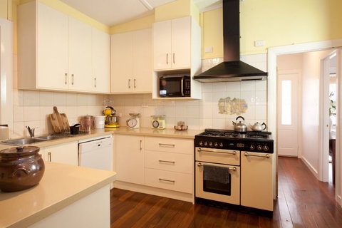 Great Southern Outback Tours & Accommodation - Accommodation Batemans Bay 4