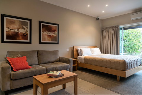 A MUSt @ Coonawarra - Accommodation Batemans Bay 2