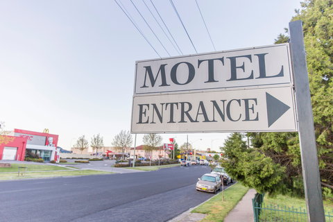 Bathurst Motor Inn - Accommodation Batemans Bay 0