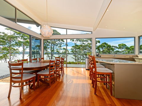 Cloudy Bay Lagoon Estate - Accommodation Batemans Bay 2