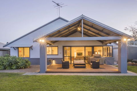 Dave's Digs - Accommodation Batemans Bay 0