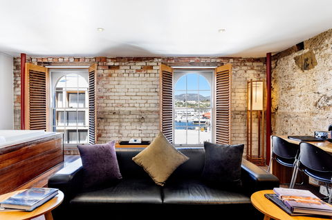 Henry Jones Art Hotel - The - Accommodation Batemans Bay 0