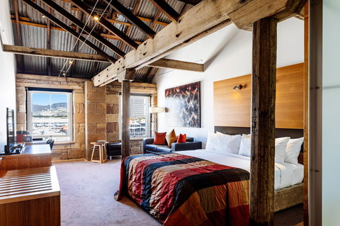 Henry Jones Art Hotel - The - Accommodation Batemans Bay 2