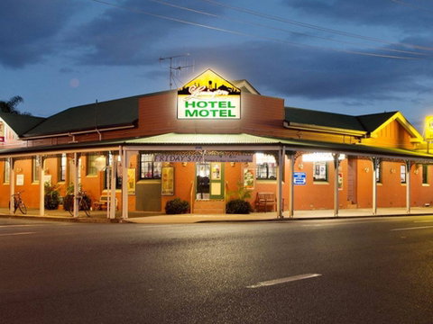 Lamington Hotel Motel - Accommodation Batemans Bay 0