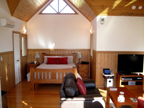 Loves Lane Cottages - Accommodation Batemans Bay 2