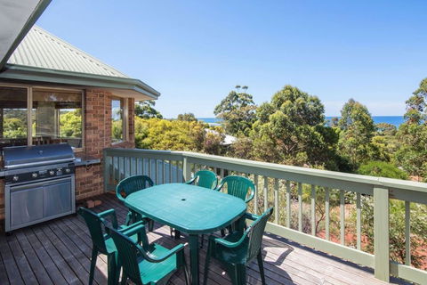 Ocean House - Accommodation Batemans Bay 1