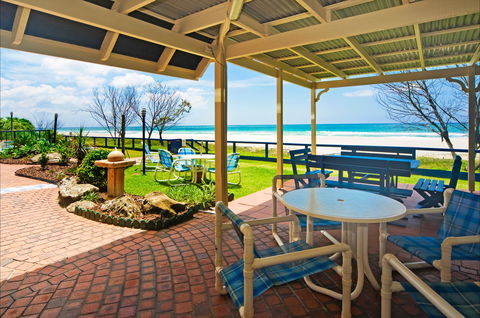 Pelican Sands Beach Resort - Accommodation Batemans Bay 2