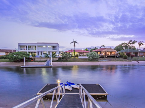 Riviera Waters Broadbeach - Vogue Holiday Homes - Accommodation Batemans Bay 2