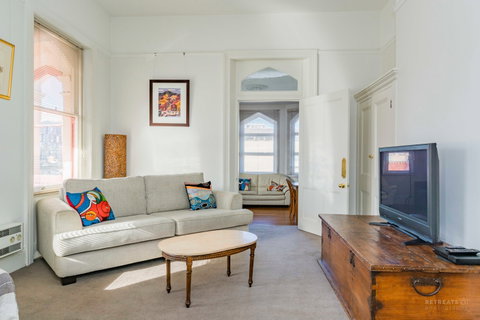Roxburgh House Apartments - Accommodation Batemans Bay 1