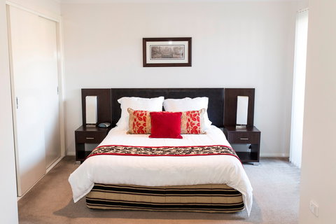 Stay Bathurst - Accommodation Batemans Bay 1