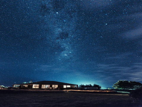 Stargazers Luxury Cottage - Accommodation Batemans Bay 1