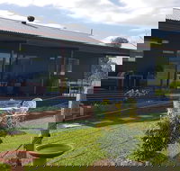 The Wattle Lodge - Accommodation Batemans Bay