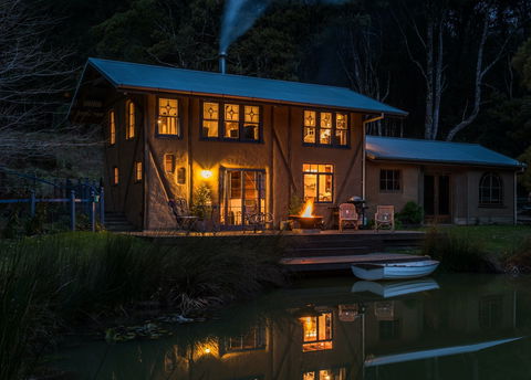 The Cob Barn - Accommodation Batemans Bay 0