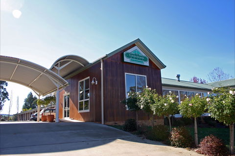 Tumbarumba Motel And Elms Restaurant - Accommodation Batemans Bay 0