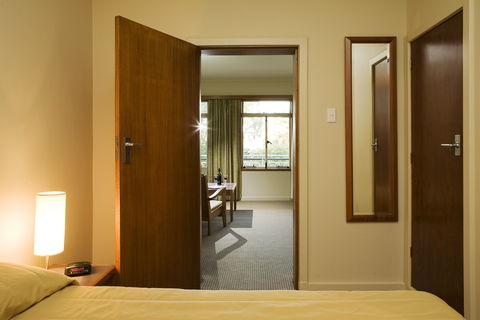 University House - Accommodation Batemans Bay 2