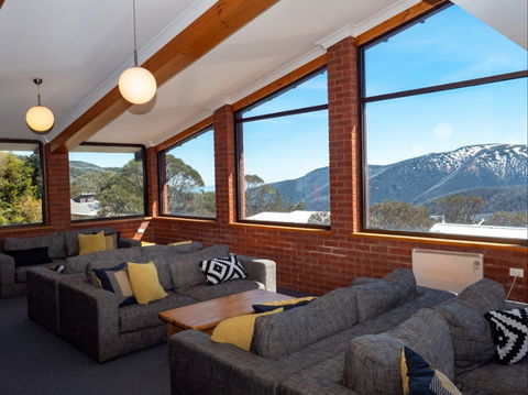 Viking Alpine Lodge - Accommodation Batemans Bay 0