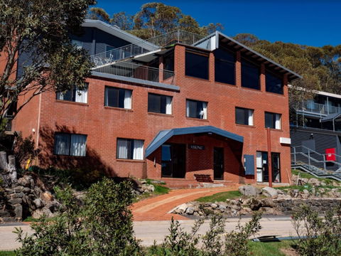 Viking Alpine Lodge - Accommodation Batemans Bay 2