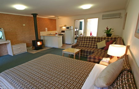 Beachcomber Motel And Apartments - Accommodation Batemans Bay 1