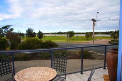 Ultimate Holiday Apartments - Accommodation Batemans Bay 1