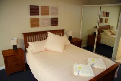 Ultimate Holiday Apartments - Accommodation Batemans Bay 3