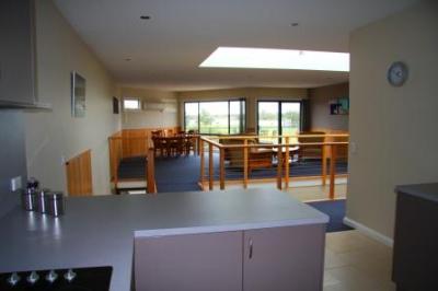 Ultimate Holiday Apartments - Accommodation Batemans Bay 5