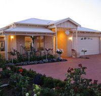 Sussex on Willis Cove Bed and Breakfast - Accommodation Batemans Bay