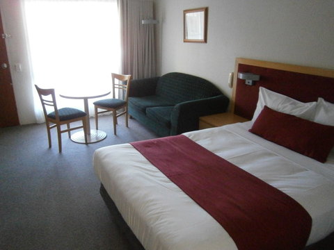 George Bass Motor Inn - Accommodation Batemans Bay 0