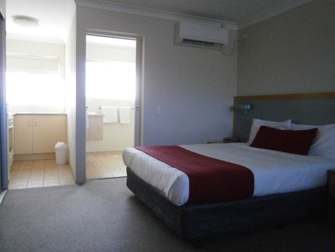 George Bass Motor Inn - Accommodation Batemans Bay 1