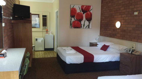 AA Hilldrop Motor Inn - Accommodation Batemans Bay 3