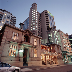 Carlton Crest Hotel - Accommodation Batemans Bay 0