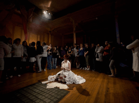 Zen Zen Zo Physical Theatre - Accommodation Batemans Bay 2