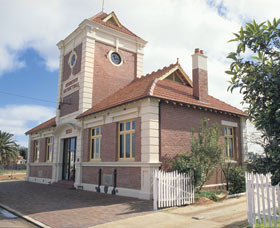 Merredin Town Hall - Accommodation Batemans Bay 0