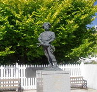 Alexander Cameron Statue - Accommodation Batemans Bay