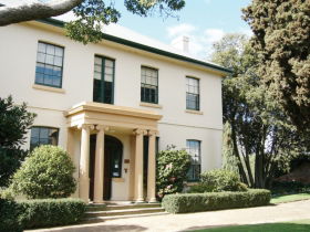 Franklin House - Accommodation Batemans Bay 0