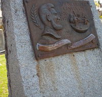 Thunderbolt's Statue and Constable Walker Memorial - Accommodation Batemans Bay