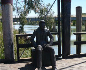 Wentworth Wharf - Accommodation Batemans Bay 1