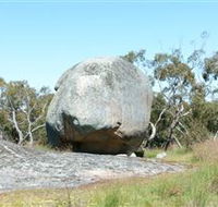 Tolmer Rocks - Accommodation Batemans Bay