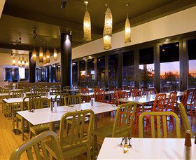 Curve Cafe + Bar - Accommodation Batemans Bay 2