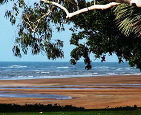 Beachfront Hotel - Accommodation Batemans Bay 0