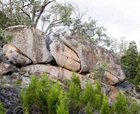 Frog Rock - Accommodation Batemans Bay 1