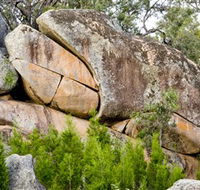 Frog Rock - Accommodation Batemans Bay