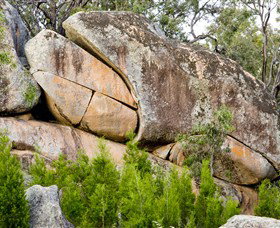 Frog Rock - Accommodation Batemans Bay 0