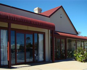 Ben Roberts Cafe And Gallery - Accommodation Batemans Bay 2