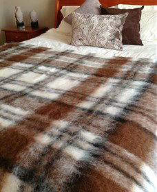 Australian Alpaca Barn - Morpeth - Accommodation Batemans Bay 2