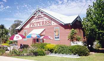 Huskisson Pictures - Accommodation Batemans Bay 1
